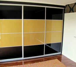 Шкафы-купе со стеклом Оракал